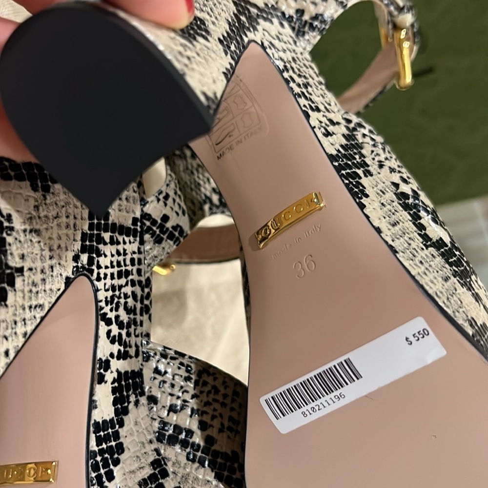 🔥🔥🔥Authentic Gucci Python Calf Print Sandals - Picture 10 of 11